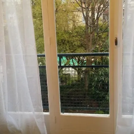 Studio Quartier Calme アパート